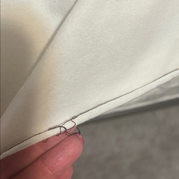 Title Nine White and Gray Patterned Long Sleeve Top - Picture 4 of 4